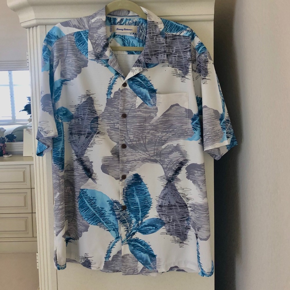 SOLD !!Tommy Bahama Silk Shirt Size L